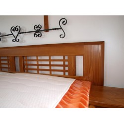 Postel z masivu Nyja, typ 107